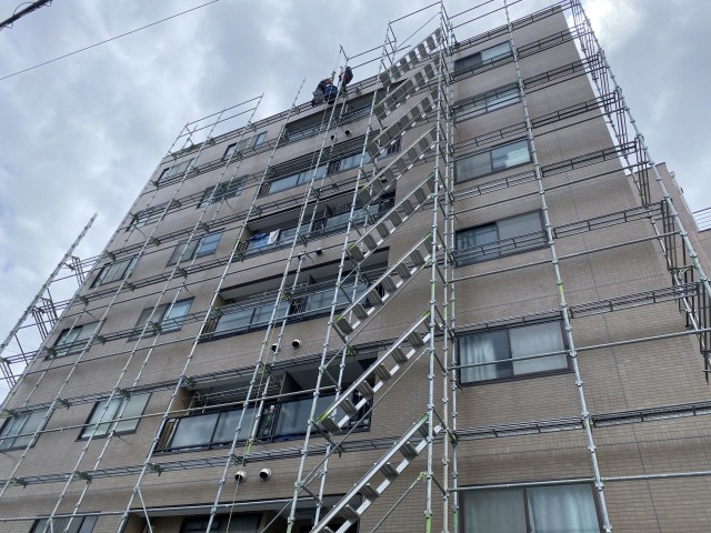 大阪府内某マンション外壁改修現場写真