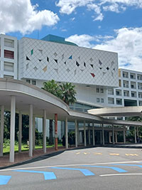 �O��K�[�f���z�e���v���i�����x�C