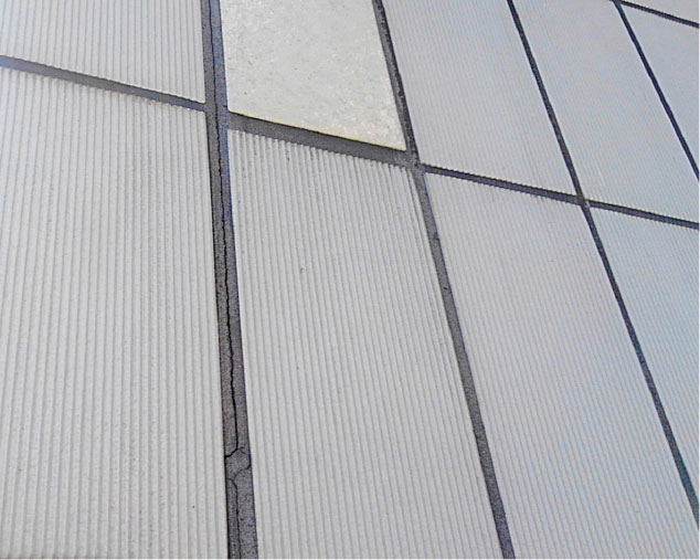 割れが目立つ改修前の写真