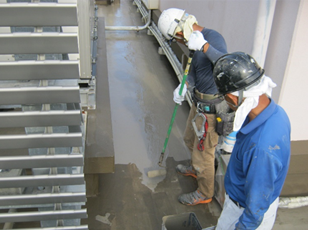 �I�[�����n�̂��߁A��Ǝ҂͖h��}�X�N�s�v